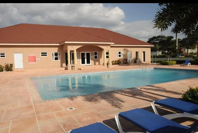Virgos Villa - Ac Pool Wifi Smarttv Gym Ocho Rios Jamaica